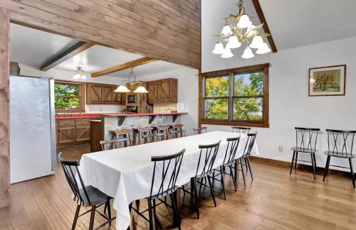 5 Bedroom Suites Hot Tub Jacuzzi Tub & Game Room - Photo 14