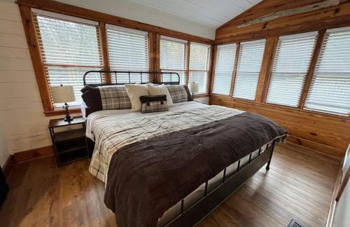 Golden Acres Ranch Hot Tub+Gameroom+Creek & wifi - Foto 60