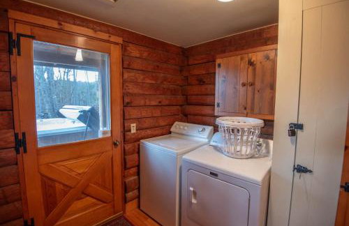 Mountain Top Cabin! Hot tub, Fireplace, Dog Friendly - Photo 23