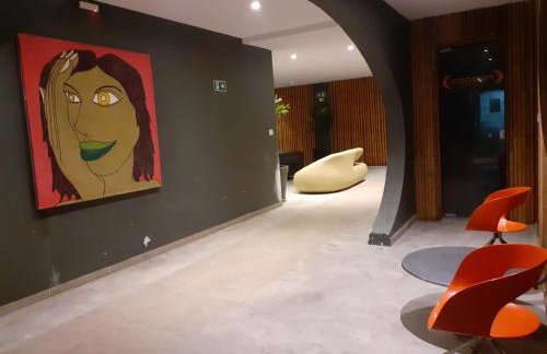 FLAT ENCANTADOR A UM PASSO DA PRAIA - Foto 26