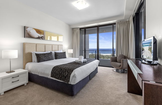 Ultra Broadbeach - Photo 11