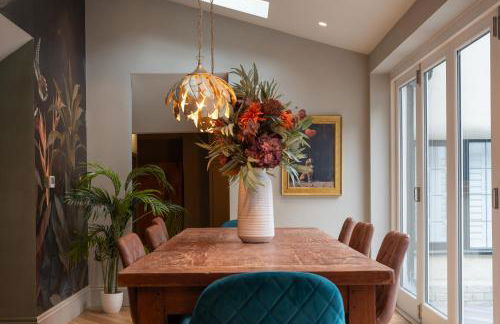 St James Cottage - Luxurious Dorset Escape in Idyllic Milton Abbas - Photo 50