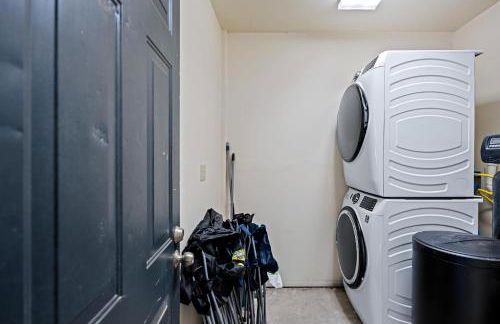 Screened-in Porch Walkable to Soco - Foto 41