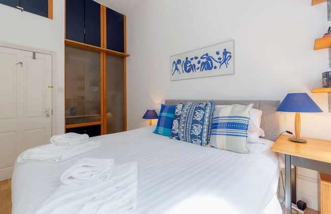 Philbeach Balcony- 2bed flat in Earls Ct - Photo 9