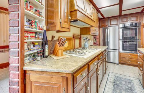 Dalton Retreat w Deck, Fire Pit and 6 Smart TVs - Foto 14