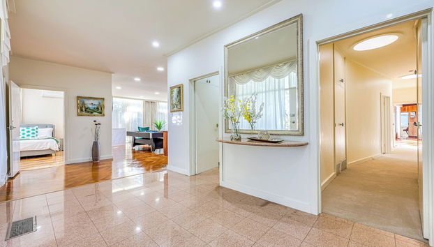 StayAU Spacious 6BR McKinnon Pool Home - Foto 3, Entrada interior