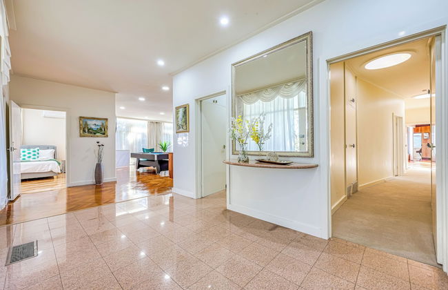 StayAU Spacious 6BR McKinnon Pool Home - Foto 3