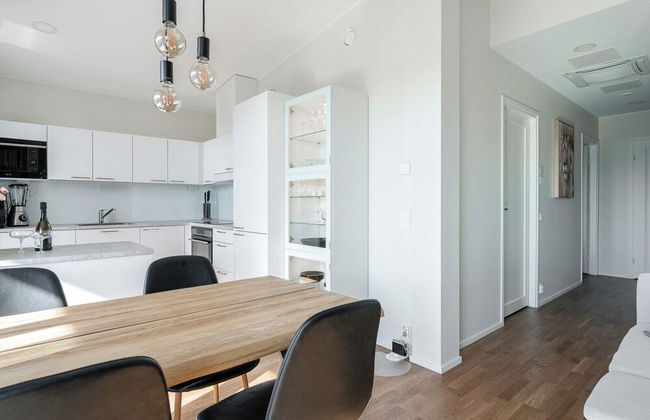 Luxurious 1BR Penthouse with Balcony - Foto 11