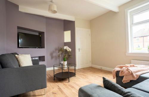 Pinkerton House - Photo 1