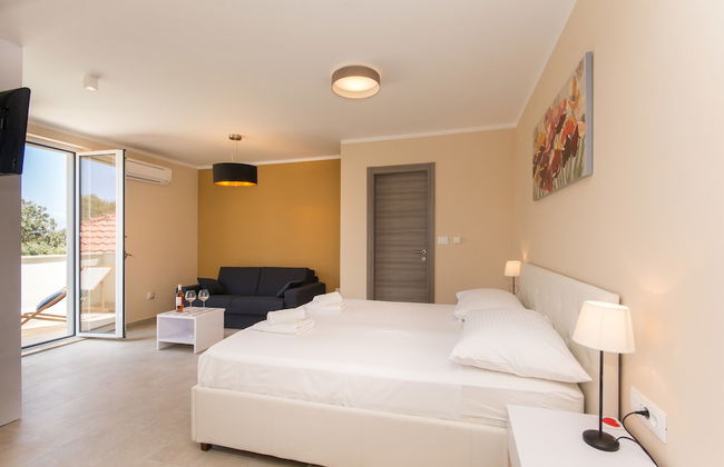 Apartman Foam - Photo 1