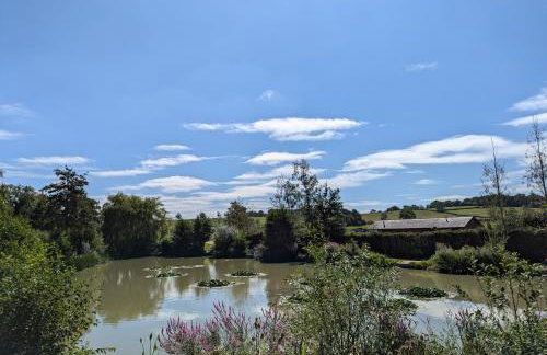 Beautiful Open Plan Lakeside Lodge, Shearsby - Photo 1