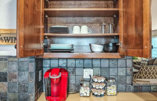 Quiet Plaza Two bedroom 2 Bathroom - Photo 21