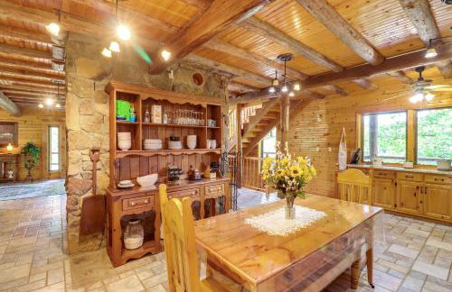 3,000 Sq Ft and Game Room Ozarks Serenity Cabin! - Foto 8