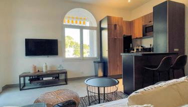 AU BORD DE L'EAU Studio climatisé avec Terrasse et vue mer à 40m de la plage - Foto 4