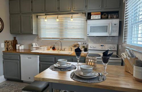 Elegant Escape 2 blocks to Historic downtown - Foto 15