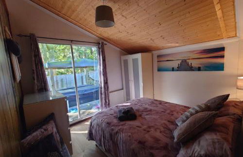 Wildwood Cabin - Sleeps 6 Hot Tub & Parking - Foto 9