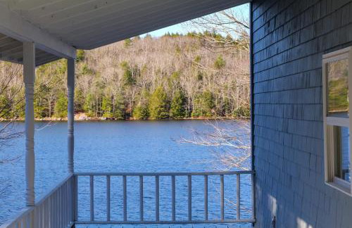 Lake Front-Maine Themed-Soaking Tub-Fire Pit-Kayak - Foto 56