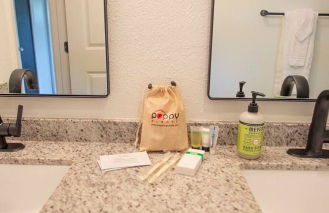 The Mod Poppy Large Home 10 Minutes From it all - Foto 32