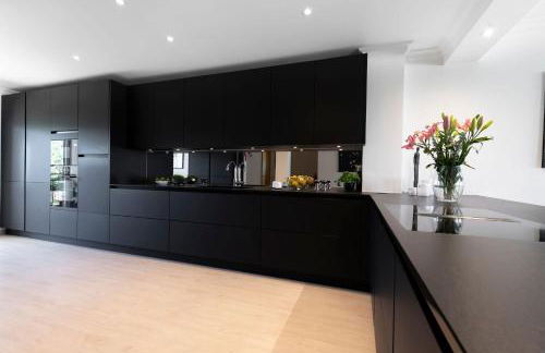 7 Boa Nova Immaculately Presented TWO Storey TOW - Foto 8