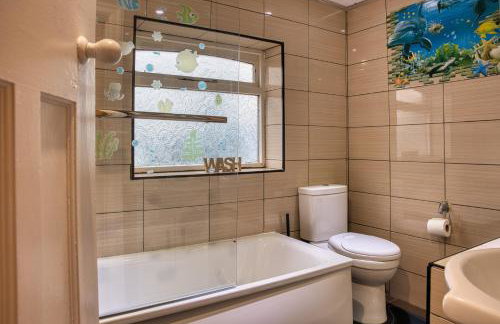 3 Bedrooms Sleeps 7 Free Parking - Foto 7