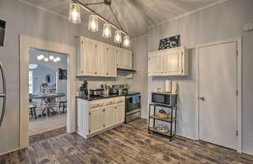Bright and Airy Durham Cottage with Covered Porch - Photo 13