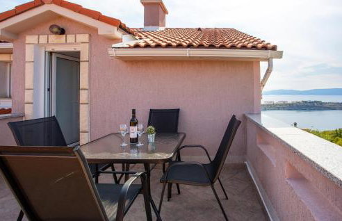 Awesome Apartment In Omisalj With Wifi - Foto 12