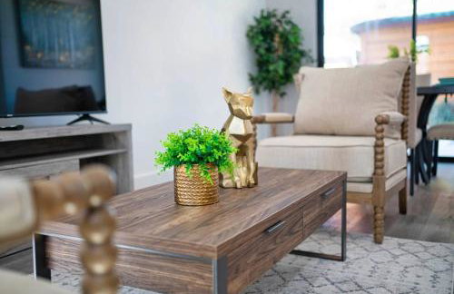 7 BR double house with parking and a backyard in LA - Foto 18