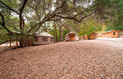 Elegant Yurt Tucked Beneath Oak Trees on Southern California Ranch - Foto 22