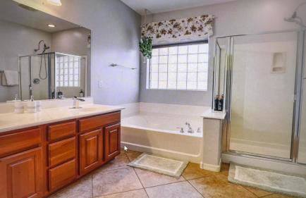 Pet friendly 3br 2ba Private optional heated Pool BBQ grill Golf Clubs close to park - Foto 21