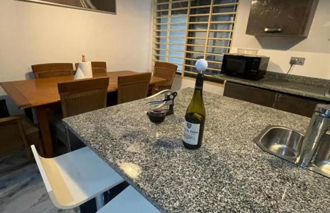 3 Bed Villa-private Garden-offstreetparking-aircon - Photo 16