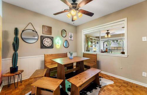 Pet-Friendly Aggie Village - Fire Pit Games and walk to Texas AnM - Foto 10