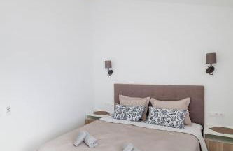 CASA AGATHA - 3 terraces, AC, tv channels, 2 bedrooms & bathrooms, heated pool - Foto 21