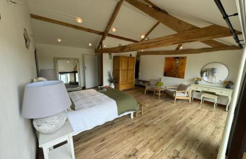 The Old Cattle Barn - Photo 17