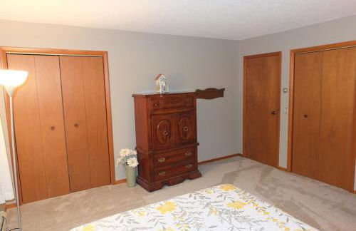 The Maple Cottage - Walk to Beach & Lake Michigan - Foto 25