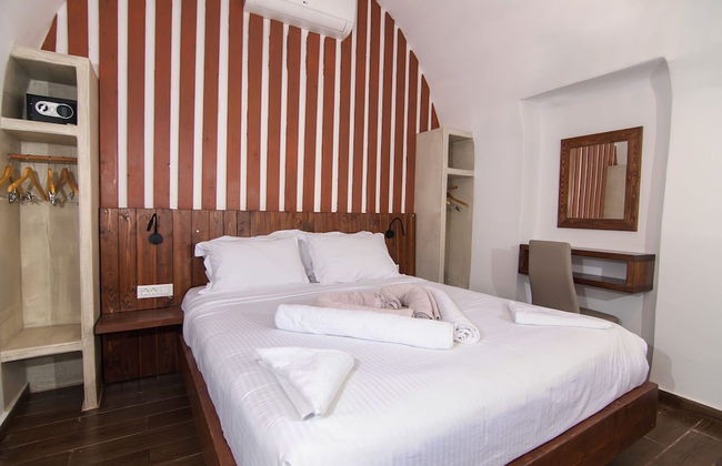 Santorini Rooftop Hot Tub Suite w Panoramic Views - Foto 12