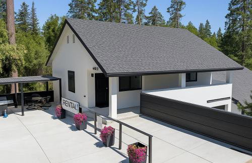 The White House Coveted Triplex Near Lake - Foto 1