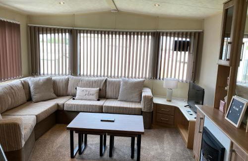 6 berth caravan hire close to Fantasy Island - Foto 4