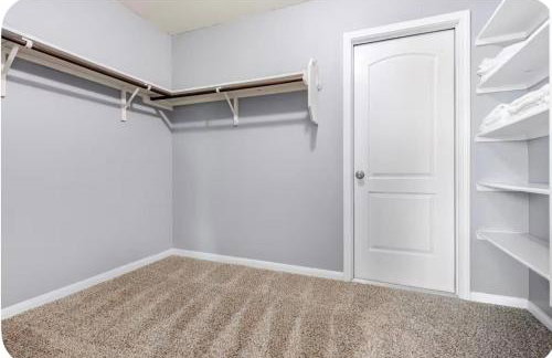 Modern 4BR Retreat, Fast WiFi, Parking, Less than 15 mins from Austin - Foto 36