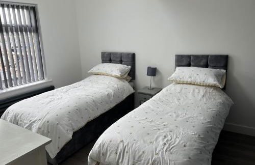 Whole house -Sleeps4-Parking-Garden-BikingHiking - Foto 19