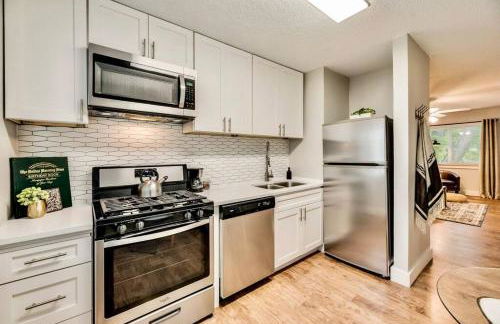 Global Cup Love for Dallas - Close to Deep Ellum & AAC - Foto 33