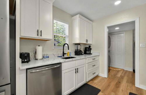 It's A Vibe- less than 10mins Capital,Hospitals,FAMU,&FSU - Foto 15