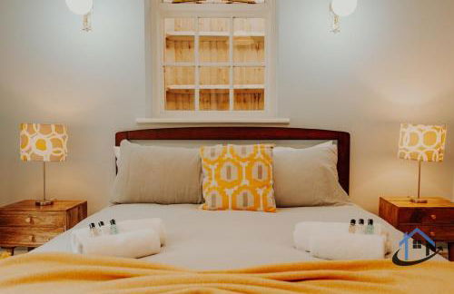 Unique Boathouse, detached free parking x4 cars - Foto 48