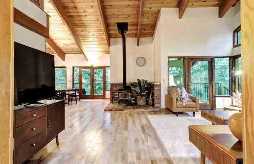 Picturesque Cabin Hot Tub - Foto 7