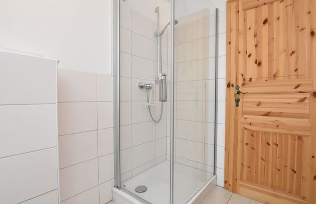 Holiday Home With Terrace in Graal-muritz - Photo 9