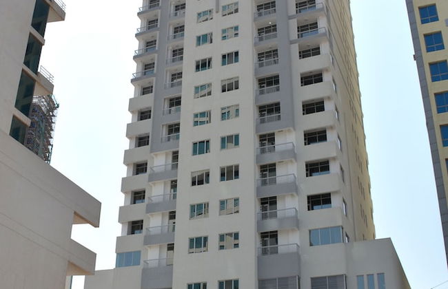 President Waves - Photo 37