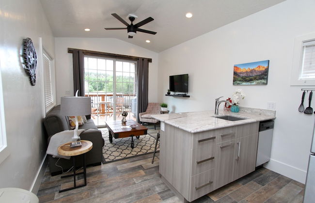 The Escape to East Zion - Photo 16