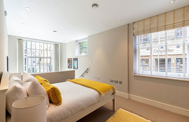 Pepys House: A Modern Touch of History - Foto 5