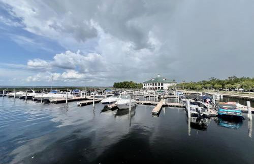 Spacious Lake Retreat for Families - Foto 10