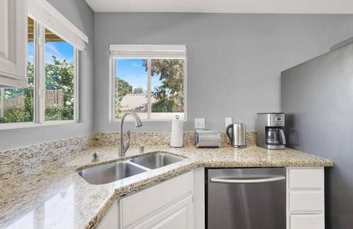 Luxe 4BR Vegas Retreat Pool, Games and BBQ - Foto 20