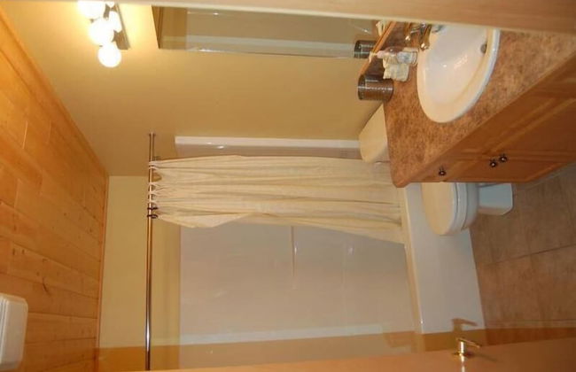 Creekview Court by Apex Accommodations - Photo 22